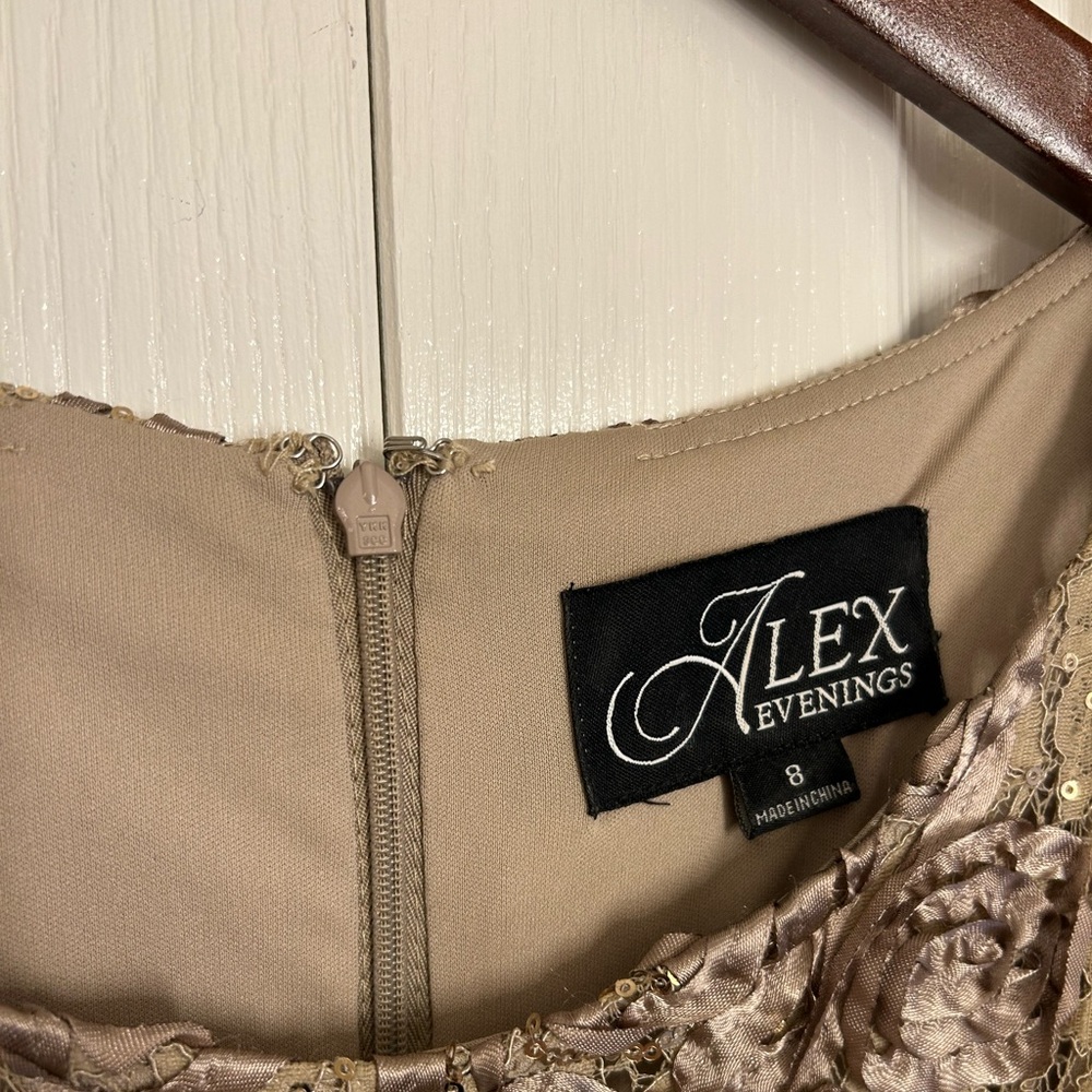 ALEX EVENINGS Bronze Sequin Floral Lace Ribbon Rosette Short Sleeve Gown - Picture 6 of 12